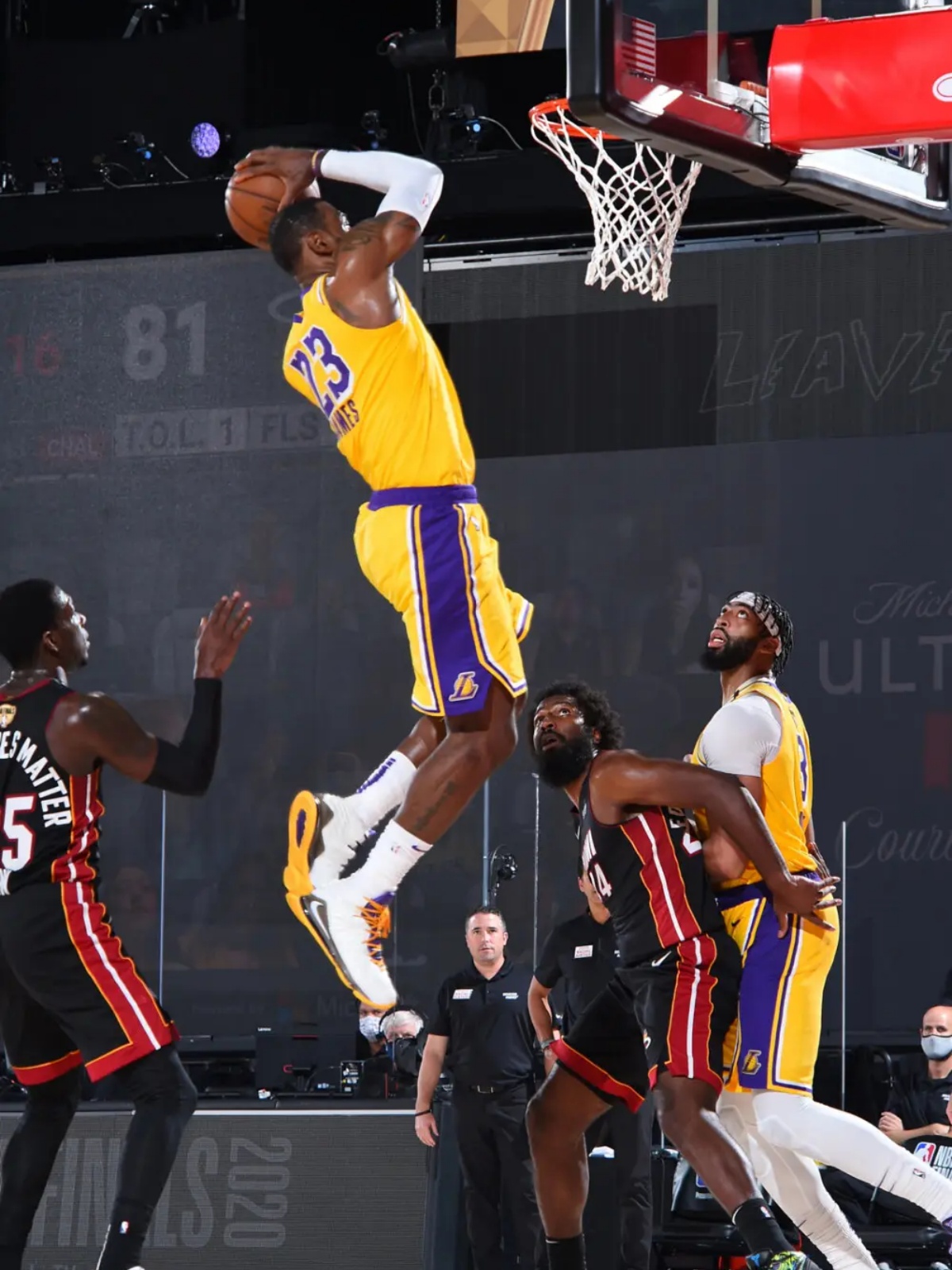 澳门威尼斯官网_关于洛杉矶湖人NBA战胜芝加哥公牛戴维斯补篮制胜的信息